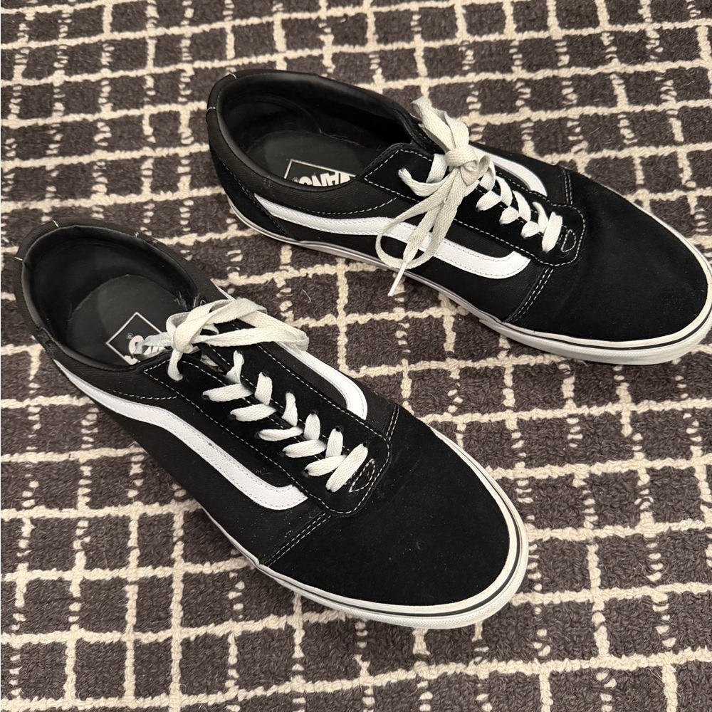 Vans Men's Classic Black and White Sneakers